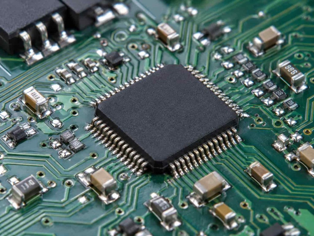Circuito integrado SMD: o que avaliar antes de comprar